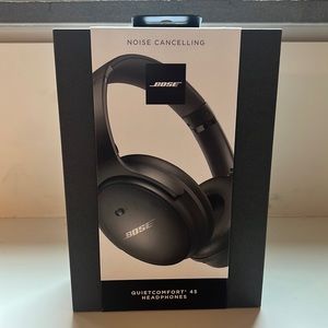 Bose Noise Cancelling QuietComfort 45 Headphones in Black